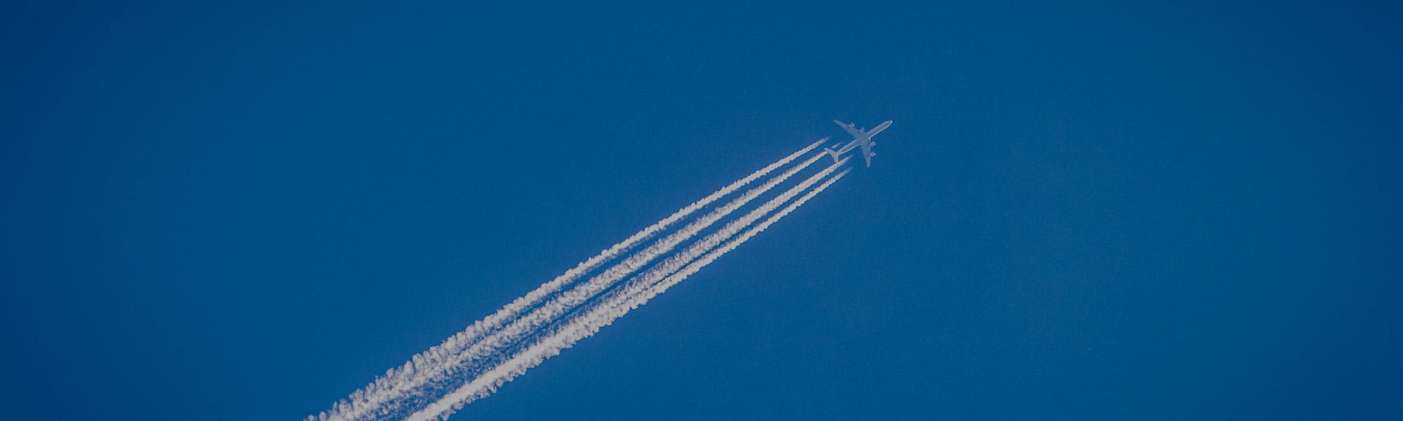 What Are Aircraft Fuel Suppliers Doing to Decarbonise?